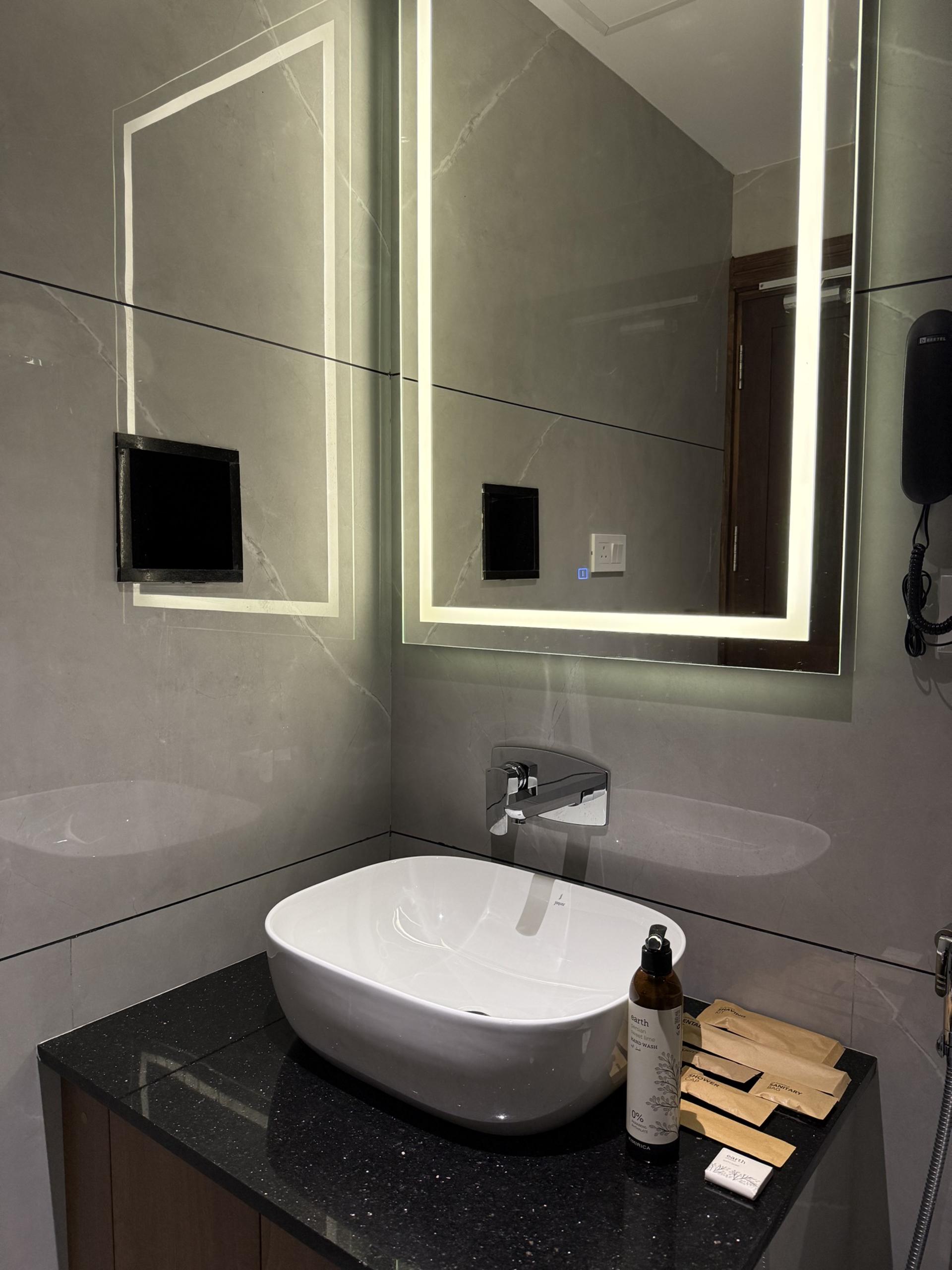 Modern bathroom vanity